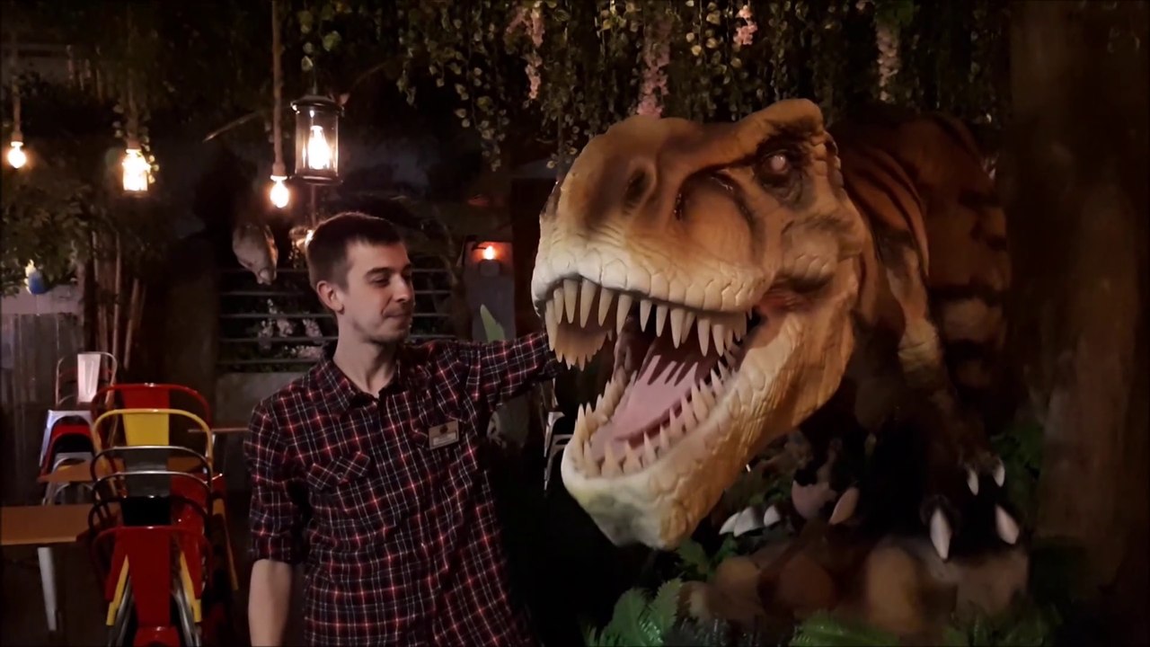 Rushden Lakes new dinosaur themed restaurant Jurassic Grill opening