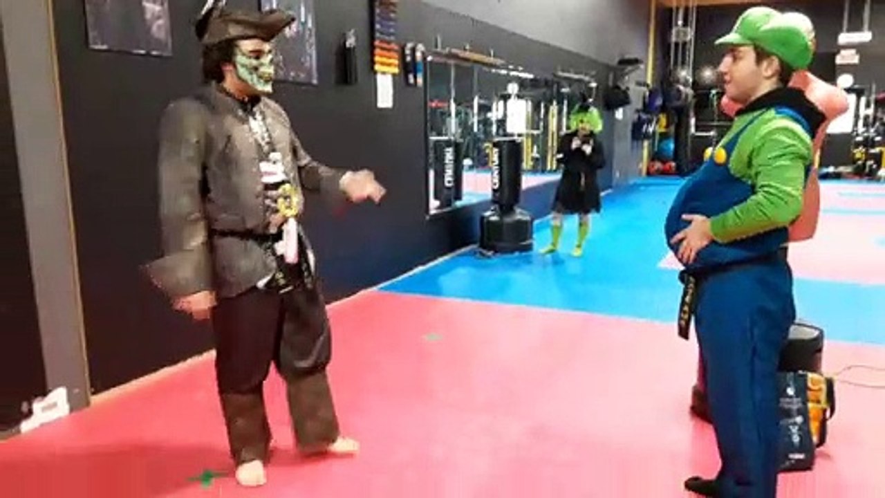 Halloween au Centre d'arts martiaux Roussillon (Gracieuseté) Vidéo