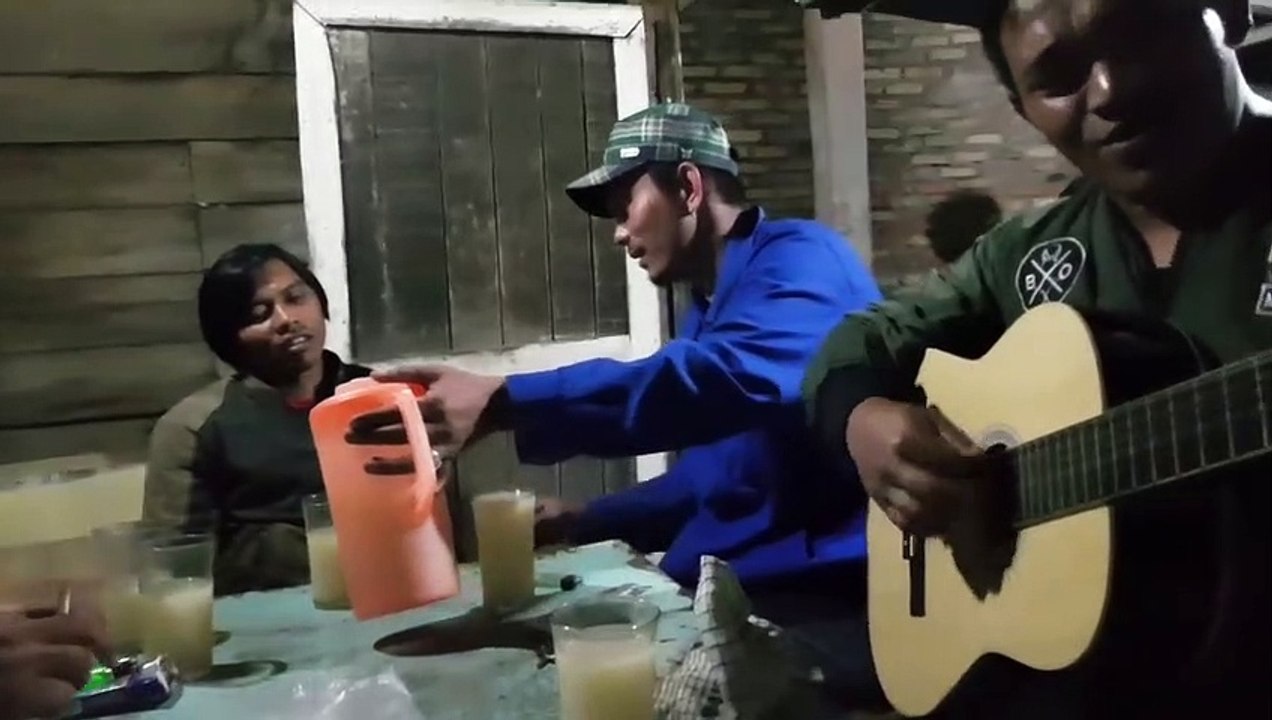 Buni di ate atekki( Suaranya ngalahin Novita Dewi ) Lagu