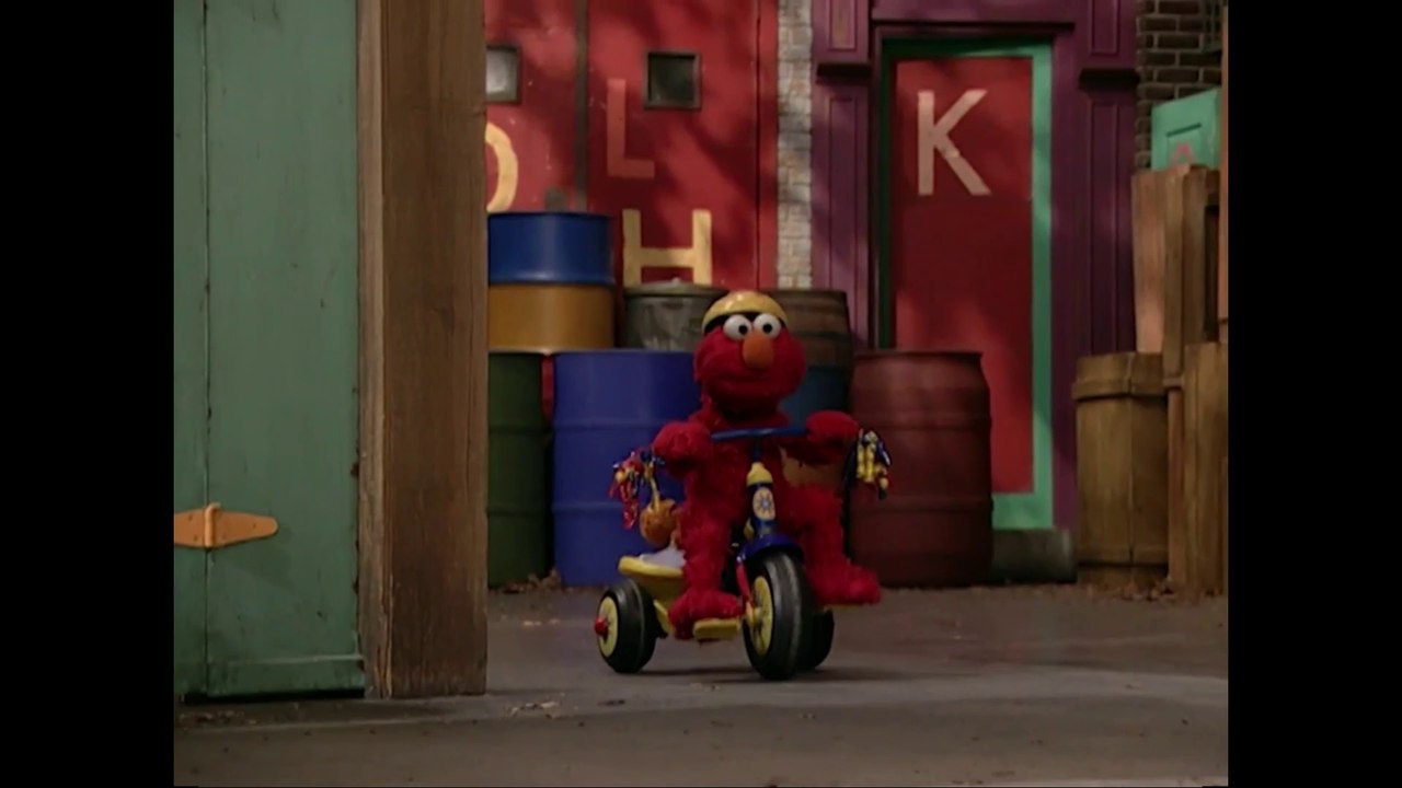 Sesame Street Big Bird Breaks Elmo's Tricycle. video Dailymotion