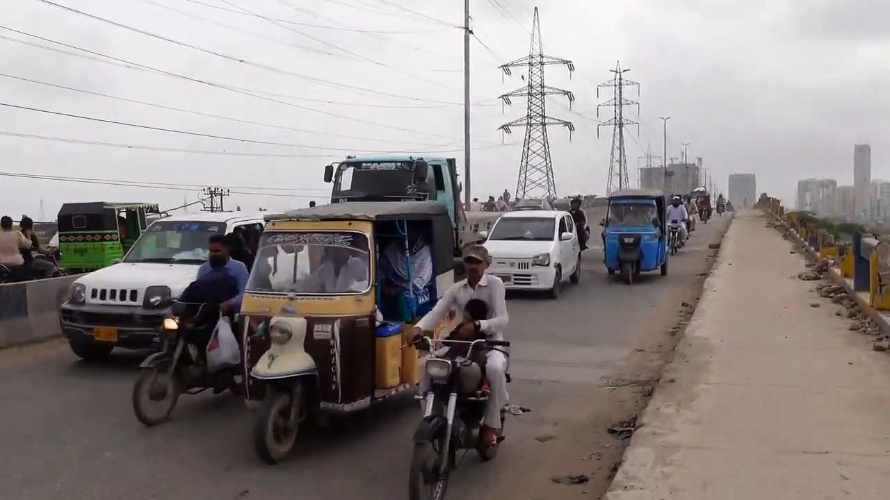 Brooks Chowrangi Qayumabad Churangi Karachi to Walking Tour, City