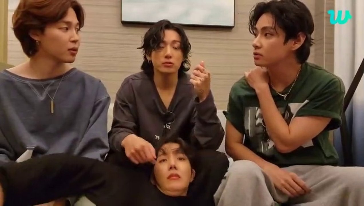 BTS WEVERSE LIVE 20221015 [ENG SUB] JUNGKOOK JIMIN V JHOPE LIVE