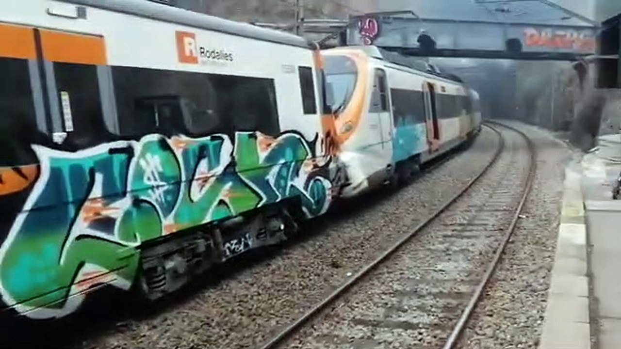Choque entre trenes en Montcada i Reixac Vídeo Dailymotion
