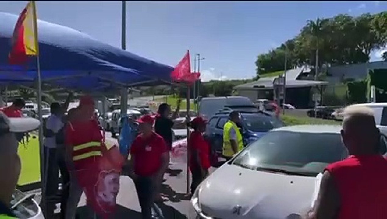 Manifestation Carrefour SainteClotilde Vidéo Dailymotion
