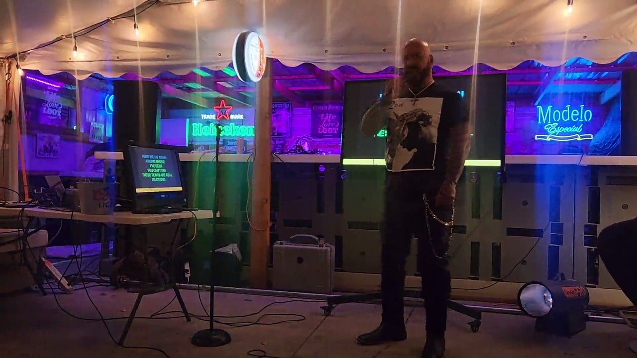 KAROKE VIDEO PROJECT AT LEATHERHEADS IN DRAPER, UTAH video Dailymotion