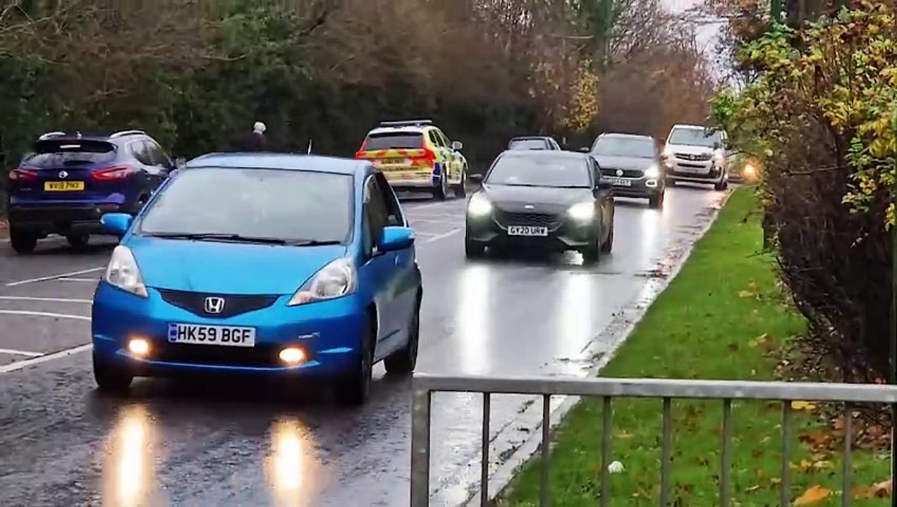 Appeal for a new pedestian crossing in a busy road leading into