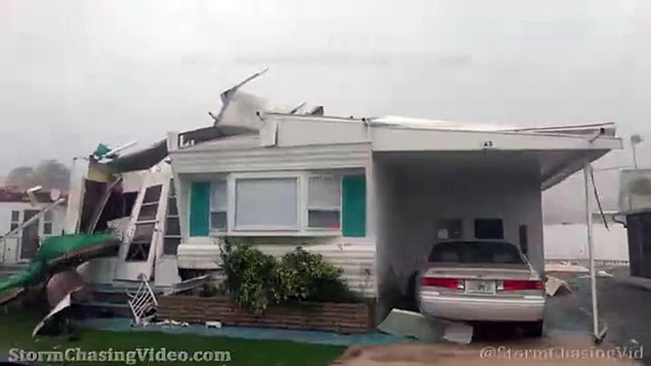 Vientos extremos llenos de Placida, Florida Huracán Ian