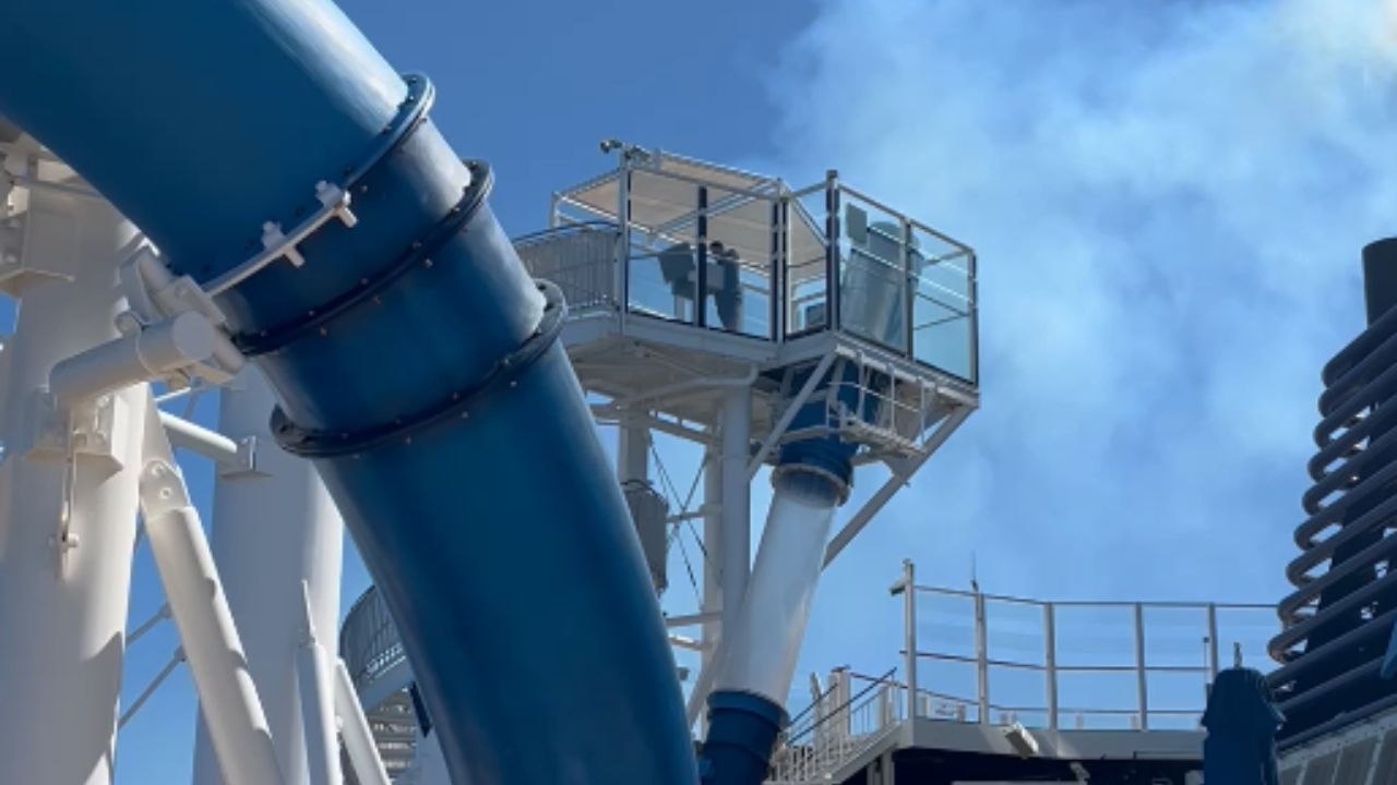Mom weirdly gets stuck in a water slide on a cruise ship video