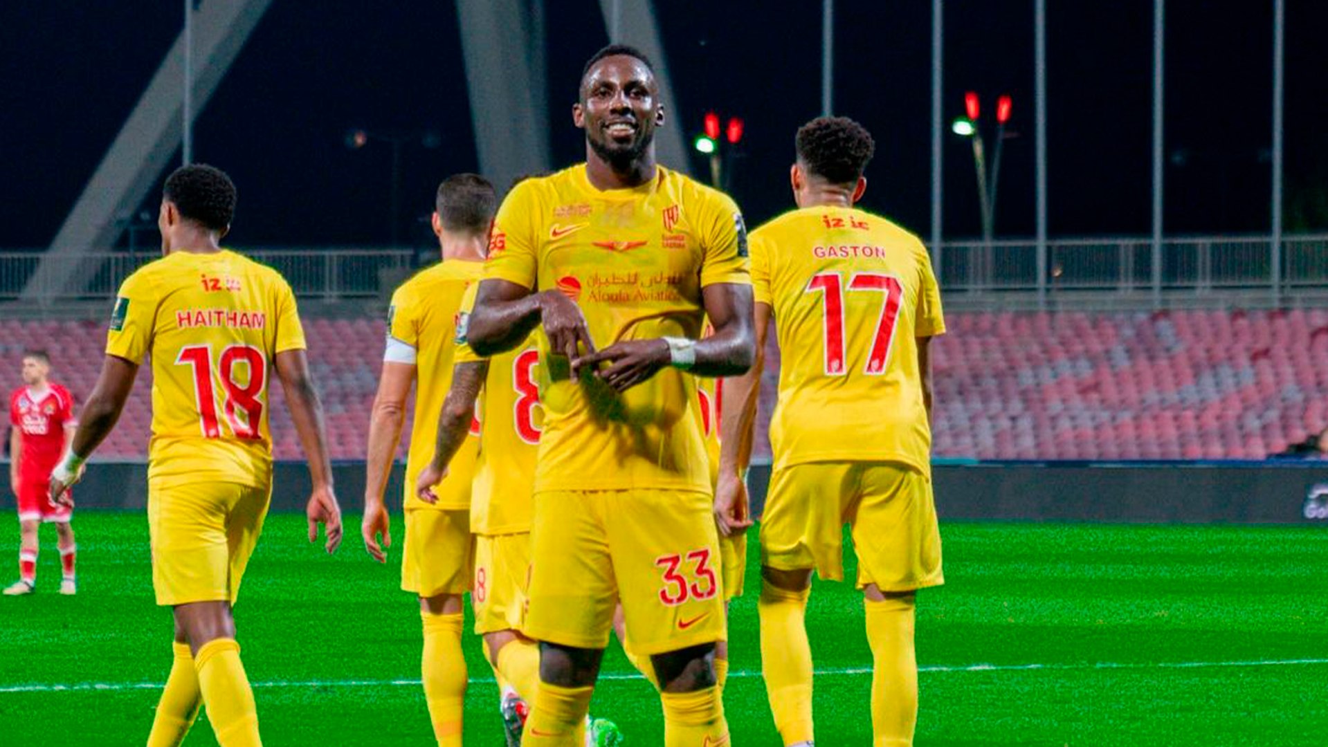 Julián Quiñones sigue brillando en Arabia Saudita; marca doblete con el