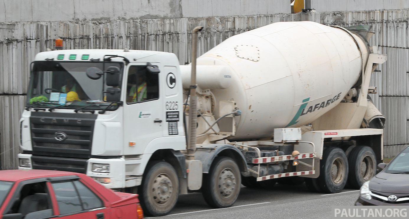 Kenderaan berat dilarang berada di jalan raya selama empat