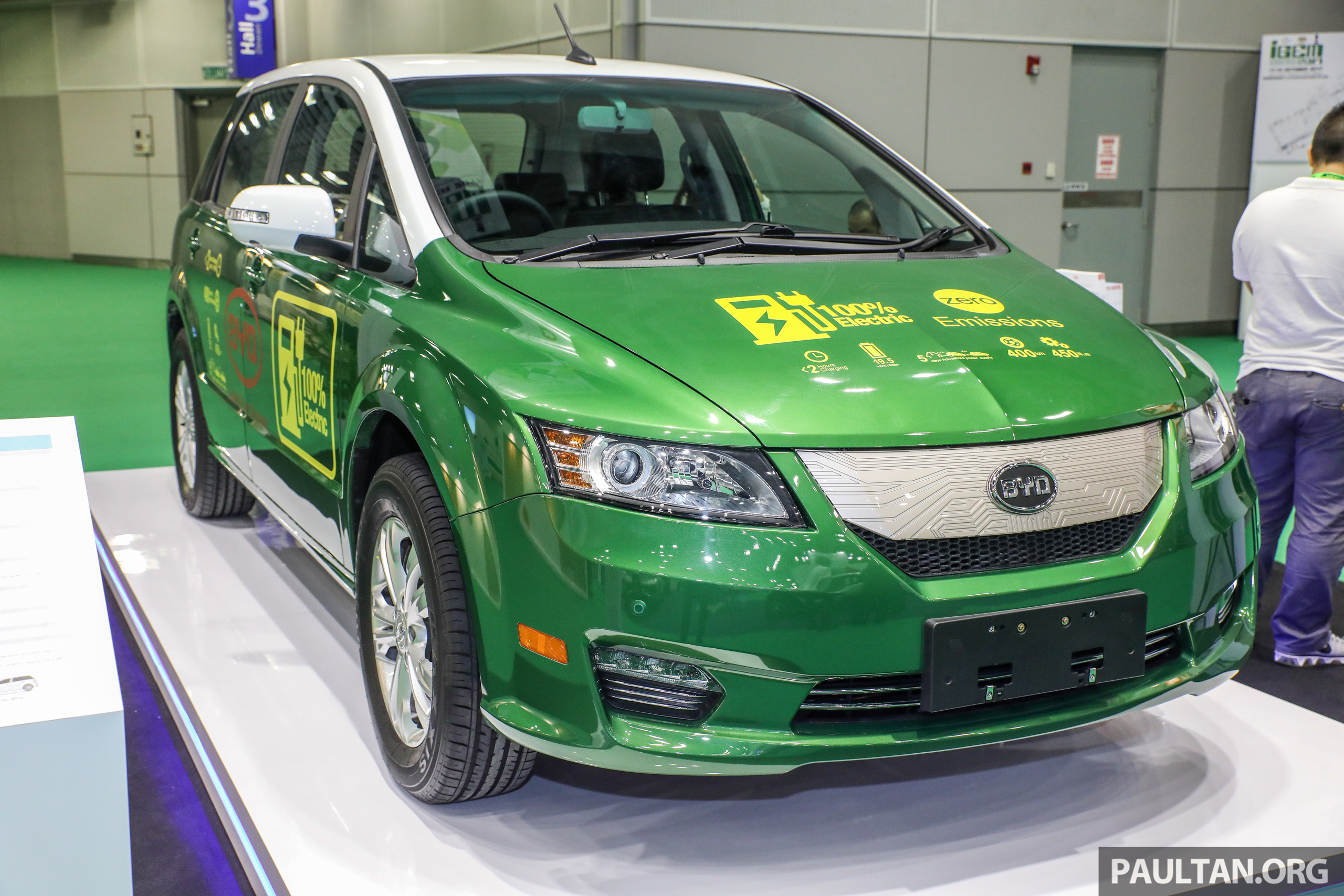 BYD e6 electric vehicle shown at IGEM 2017 121 hp, 450 Nm, 400 km