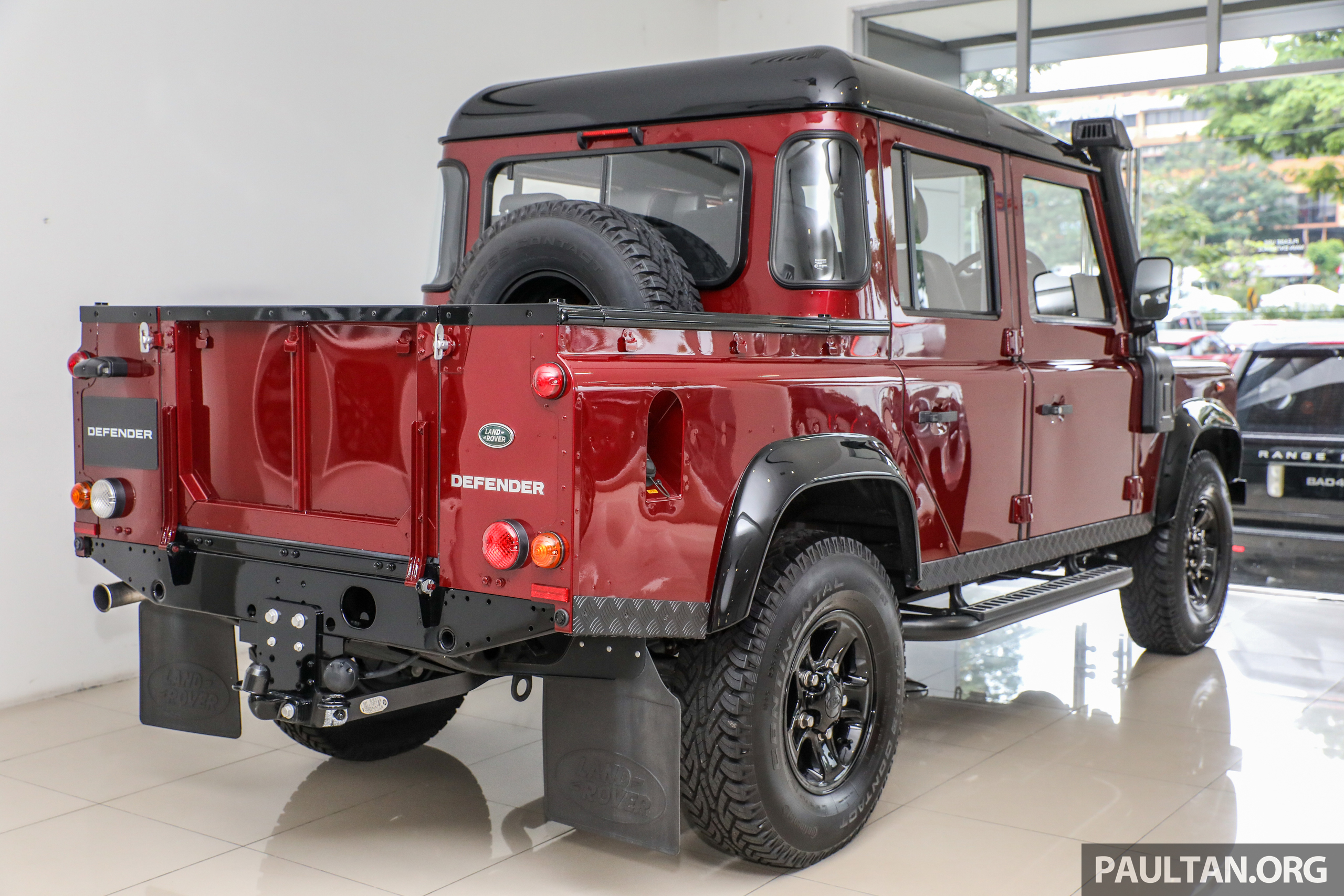 Land Rover Defender final commemorative edition of 12 units