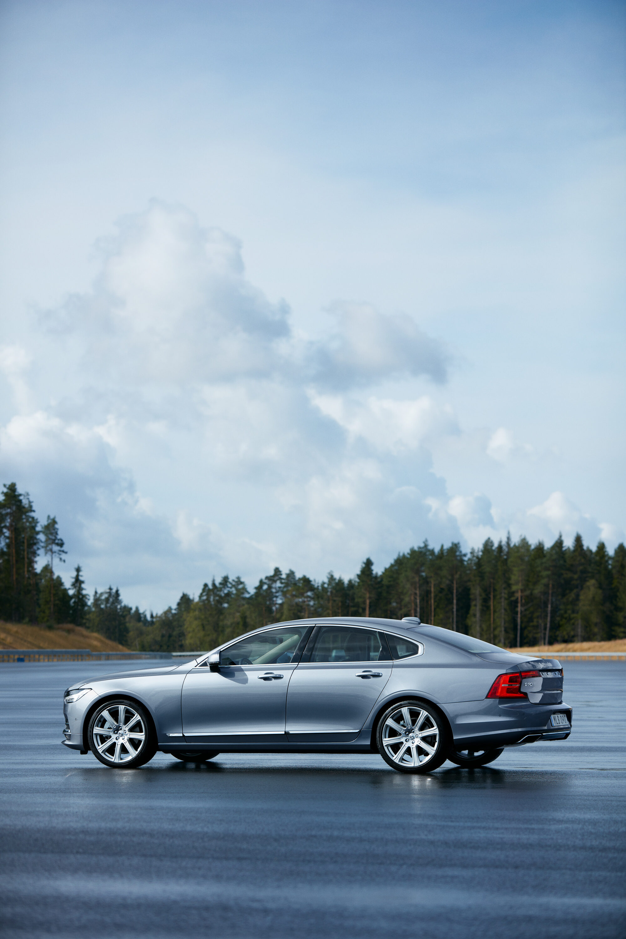 AD Enjoy style and safety with free maintenance, insurance, Polestar