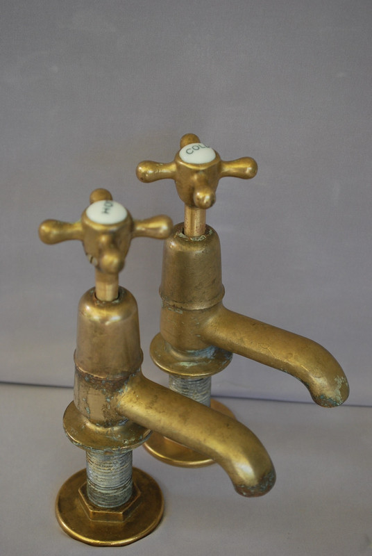 BRASS BATHROOM BASIN TAPS RECLAIMED & FULLY REFURBISHED OLD VINTAGE