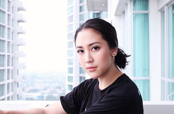 Adem Banget! Ini 5 Mantan Cantik Raditya Dika yang Diundang ke