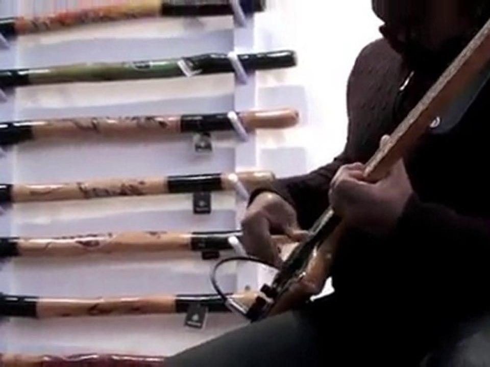 Slide Didgeridoo jam with Victor Wooten! video Dailymotion