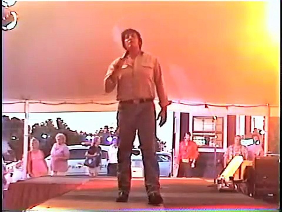 Shawn Klush singing I'm Leaving at Elvis Week video video Dailymotion