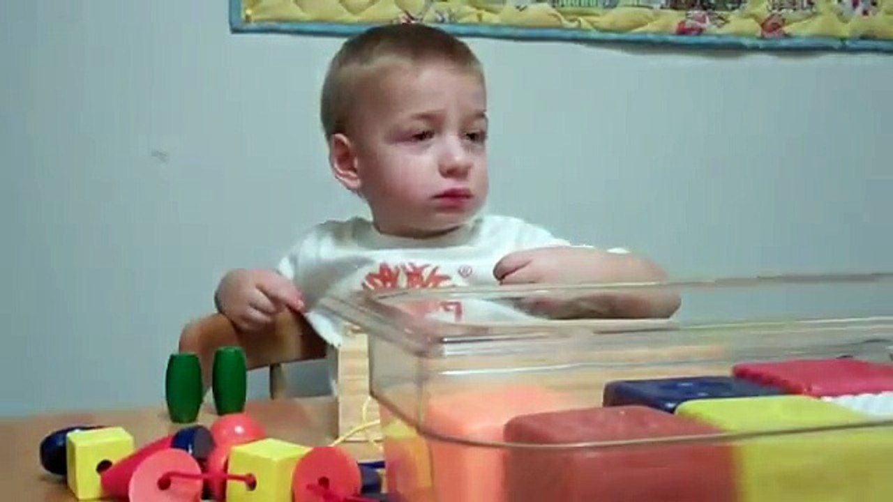 Un enfant sourd de 2 ans entend la voix de sa Maman pour la première fois. Vidéo Dailymotion