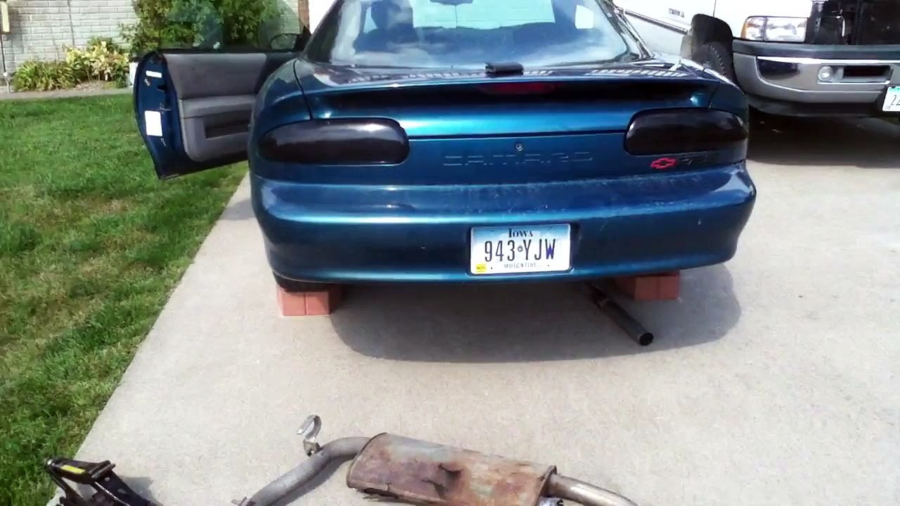 94 Camaro Z28 No Muffler or cat converter Exhaust sound video Dailymotion