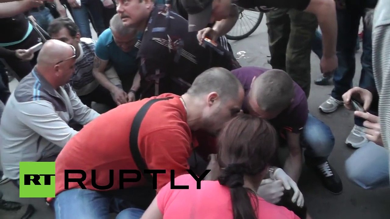 Graphic video Ukraine's National Guard opens fire on unarmed civilians