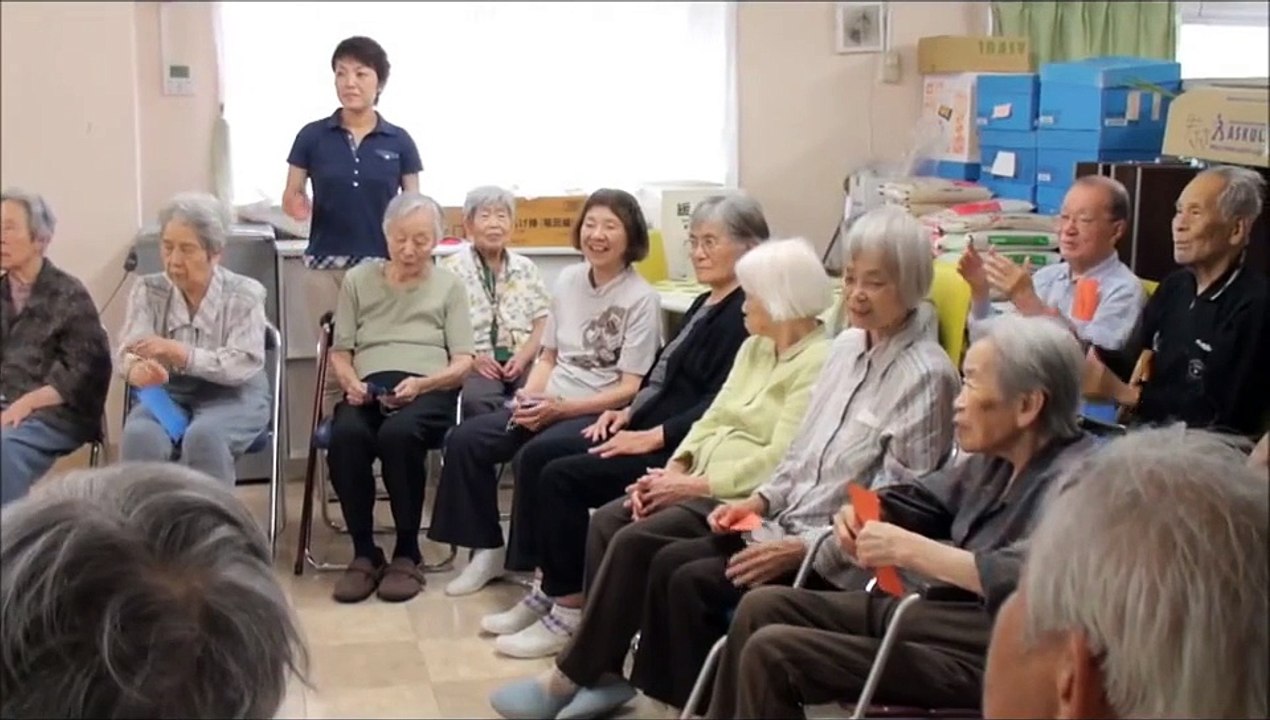 高齢者の音楽療法/音楽レクリエーション7月：曲「うみ」にあわせて体操 video Dailymotion