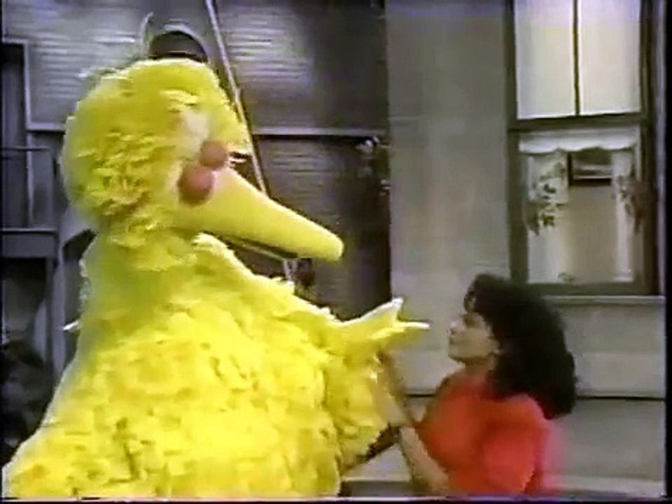Sesame Street 2402 Maria babysits Irvine (street scenes) 1/2 video