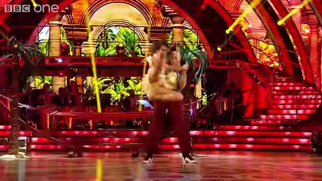 Watch This Guy Salsa Dance With A Professional Dancer Like A Boss