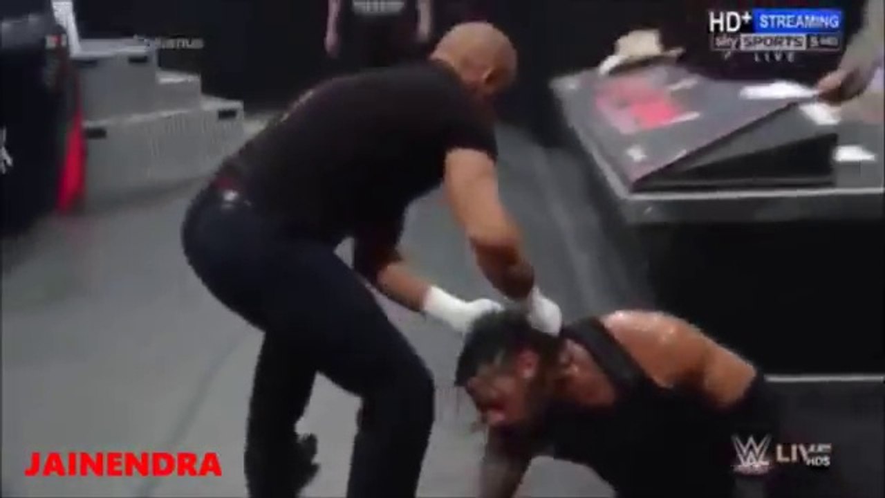 WWE Most Brutal and Dangerous Fight in WWE History! Reigns vs Triple