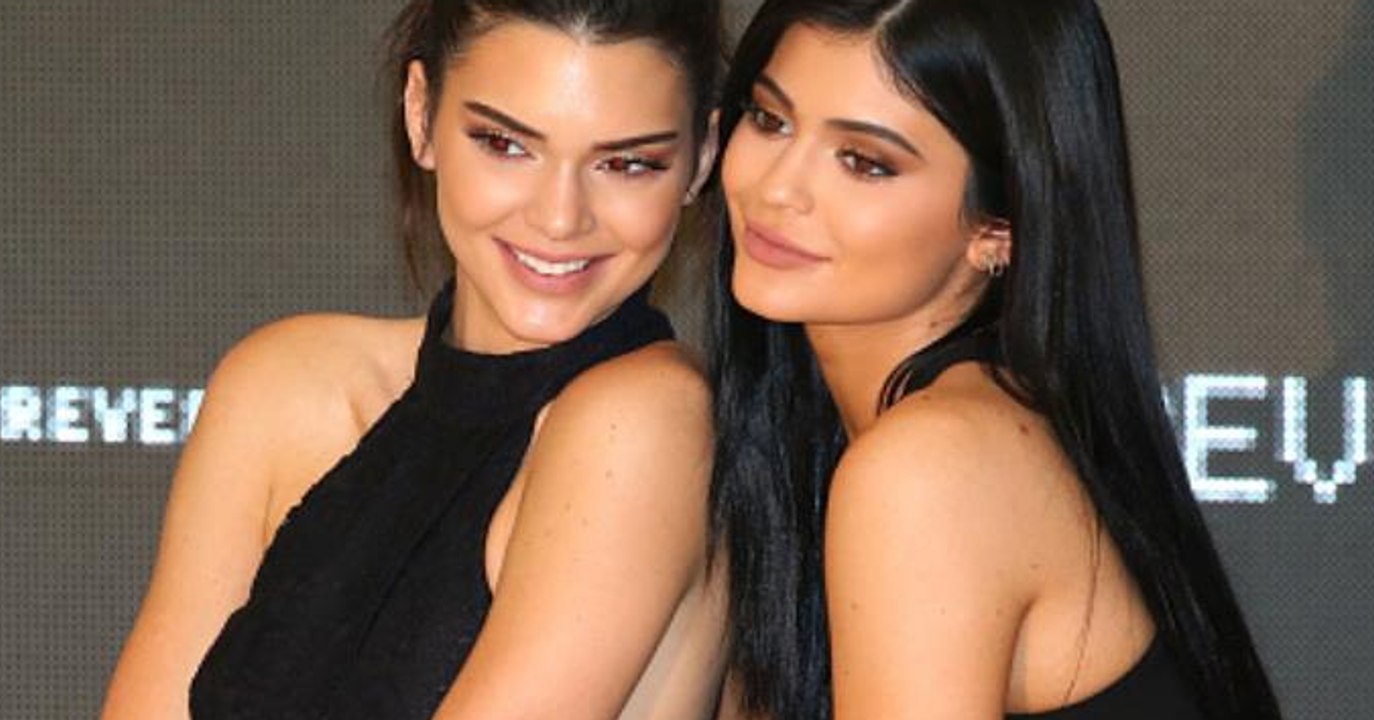 Keeping Up with the Kardashians Season 20, Episode 1 Episode 1 video