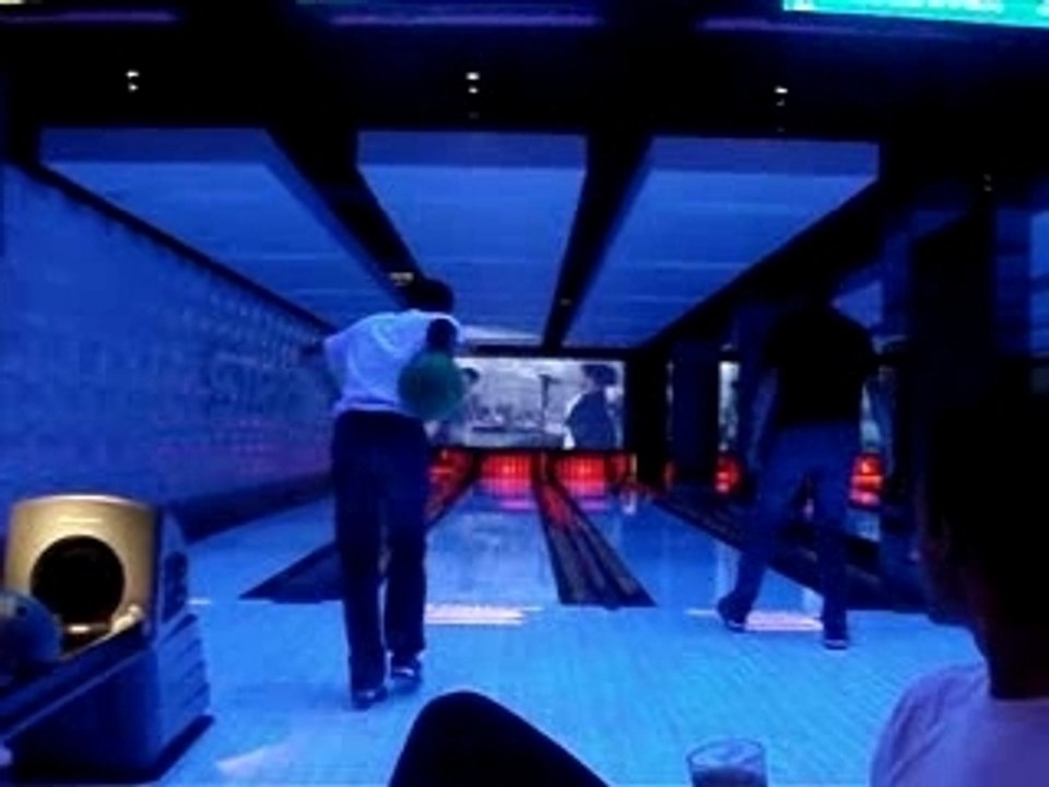 Bowling Sydney Vidéo Dailymotion