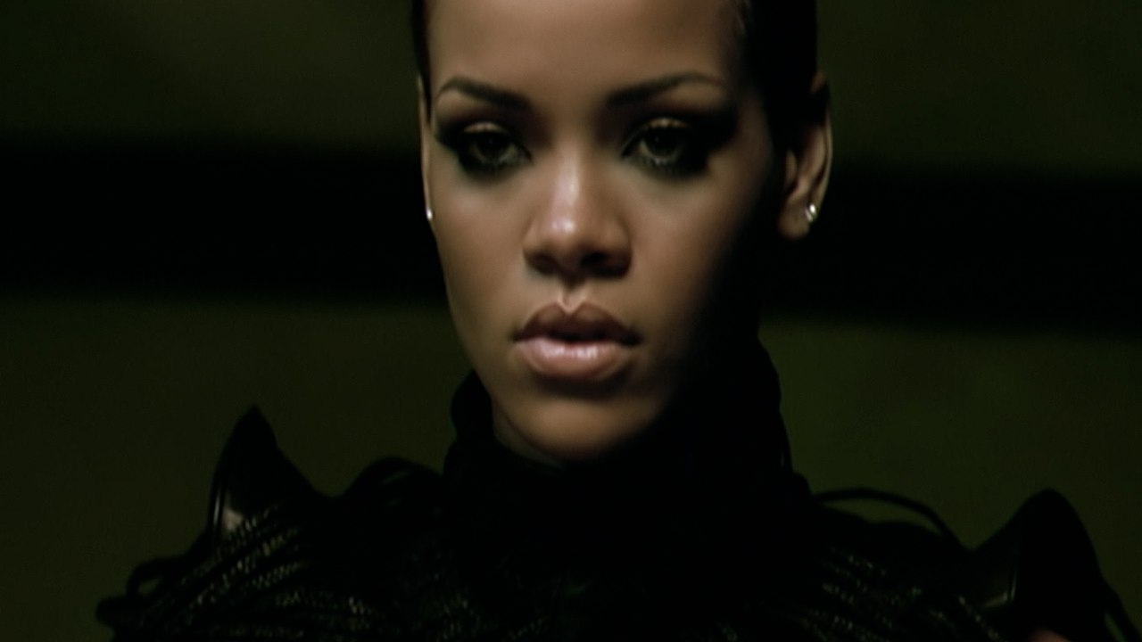Rihanna Russian Roulette video Dailymotion