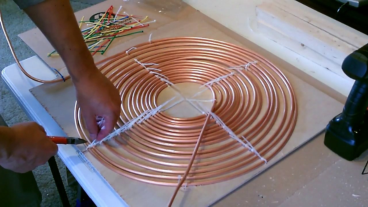 DIY Solar Water Heater! Solar Thermal COPPER COIL Water Heater