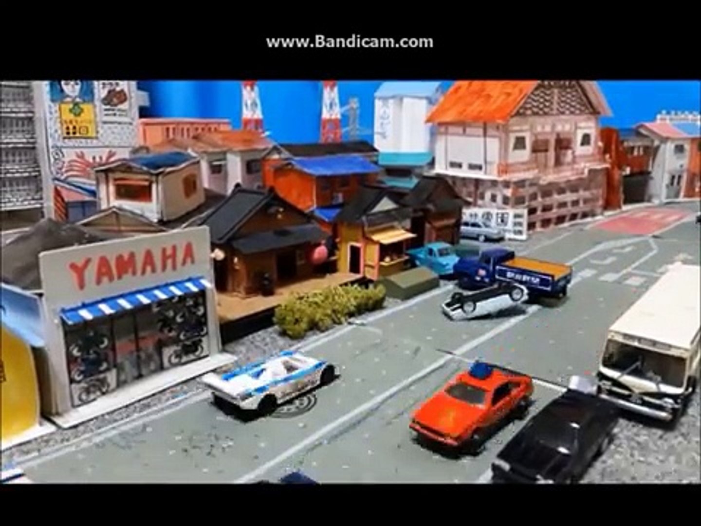トミカ】ちょっと変なカーチェイス【宝石店強盗事件発生】 - Youtube トミカ】ちょっと変なカーチェイス22・23【音楽付き】 - Vidéo Dailymotion