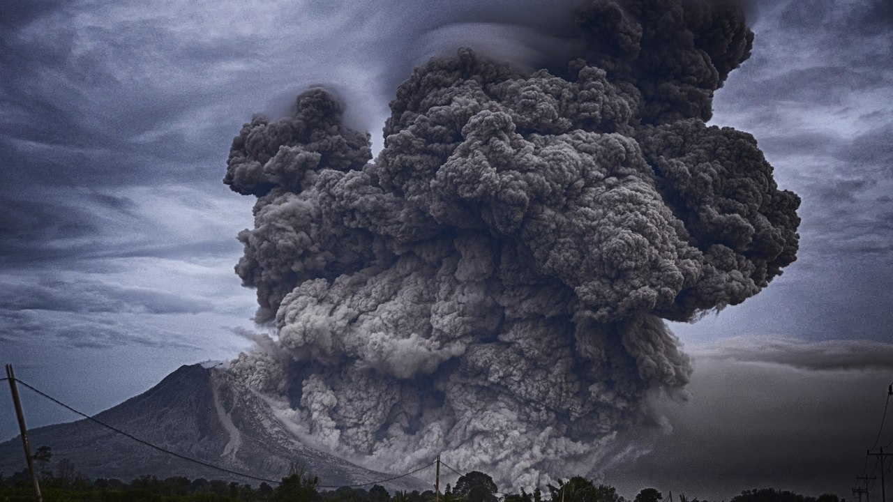 Top 10 Most Dangerous Volcanic Eruptions Caught on Camera video