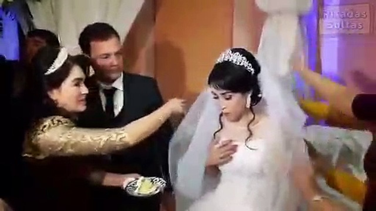 Bridegroom slap on woman in full wedding ceremony Vídeo Dailymotion