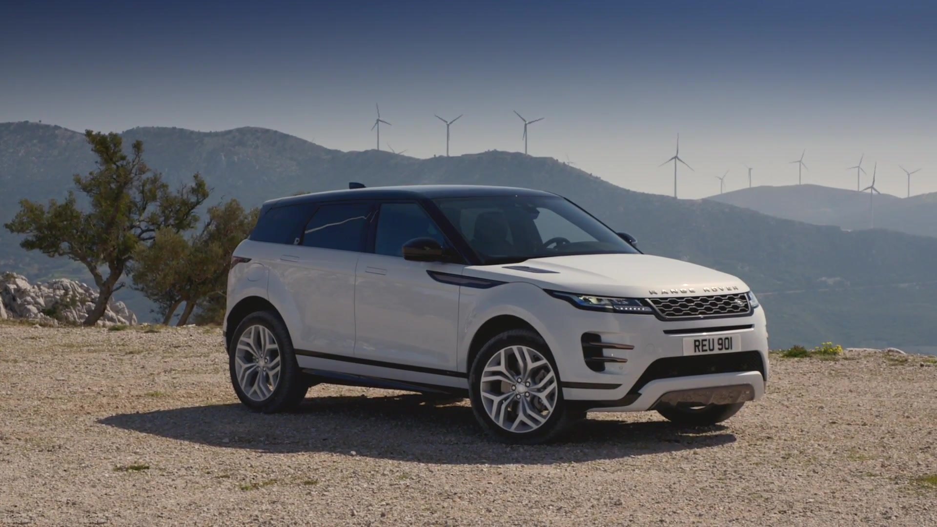 Other options include the ebony perforated grained leather sports seats, black exterior pack and more! New Range Rover Evoque R Dynamic S Derivative Design In Yulong White Video Dailymotion