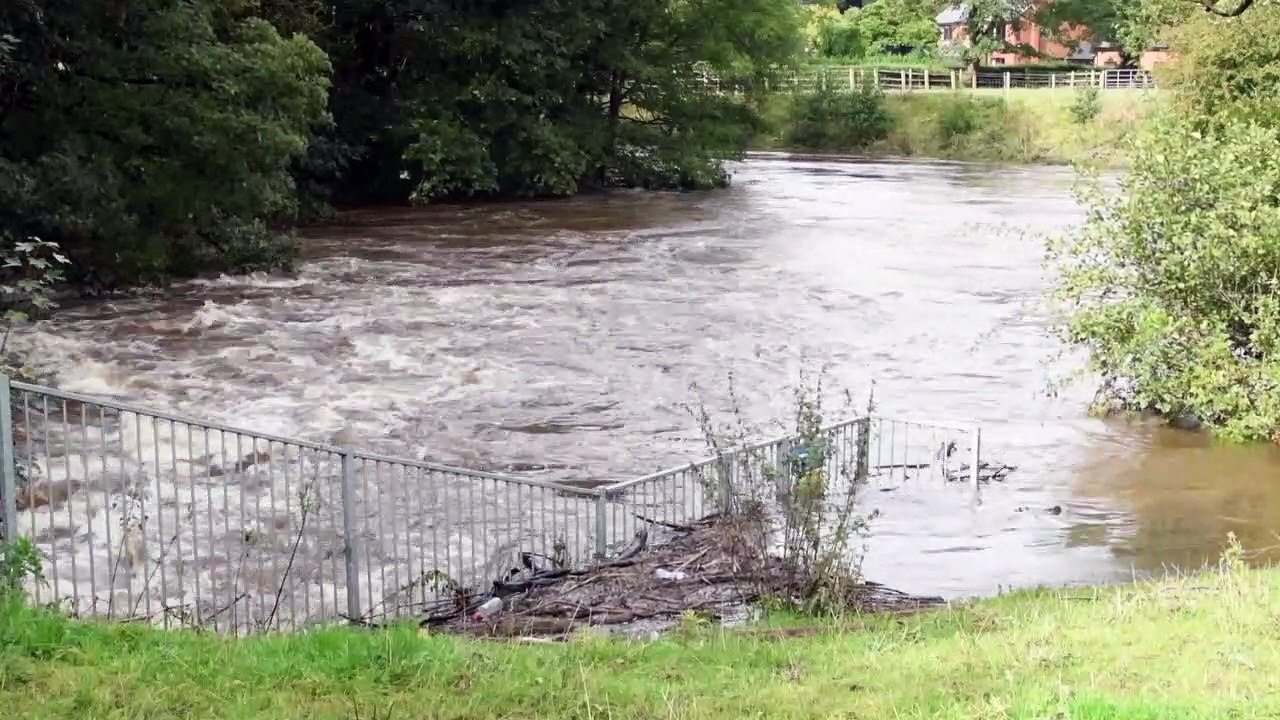Flooding in Croston video Dailymotion