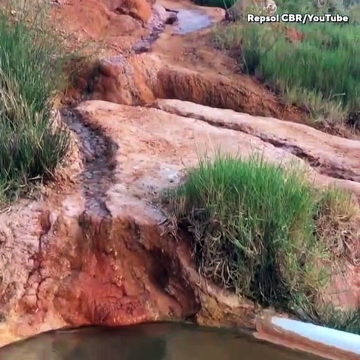 Man Installs Bathtubs In Middle Of Desert, Creating Unusual Geothermal