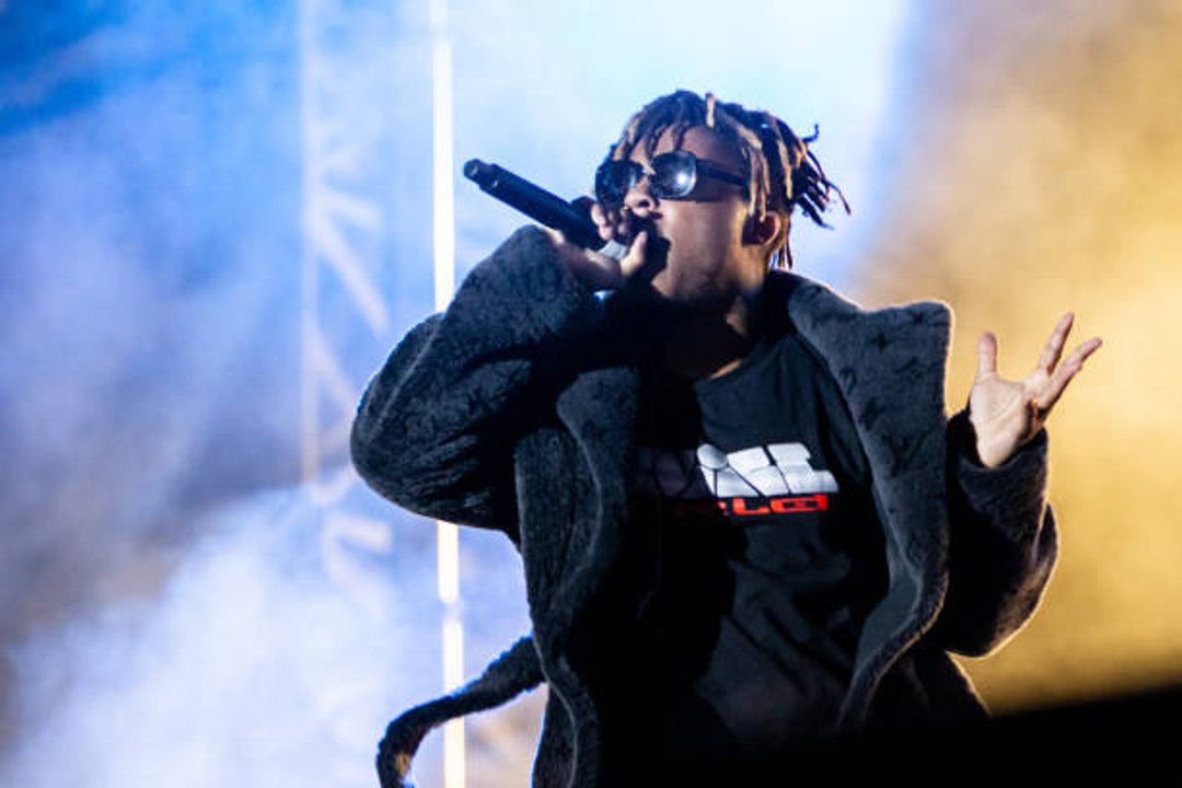 Drake, Chance the Rapper and More Pay Tribute to Juice WRLD video