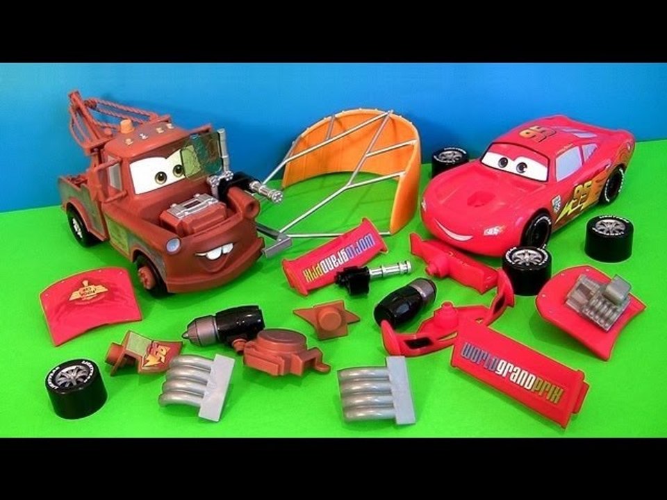 Cars 2 Gear Up and Go Lightning McQueen With Mater Buildable FunToys