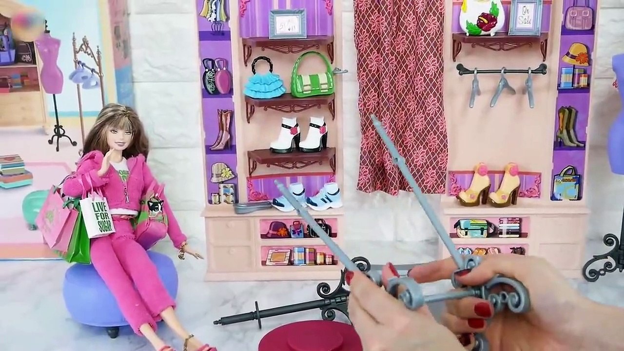 Barbie Clothing Store My Scene Dressing Room playset Putri Barbie Toko