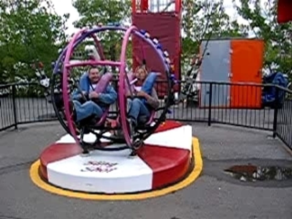 La Ronde 2007 manege SlingShot a Montreal Vidéo Dailymotion