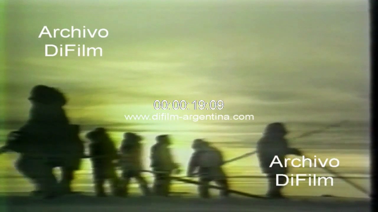 Three whales trapped in the ice Alaska 1988 Vídeo Dailymotion