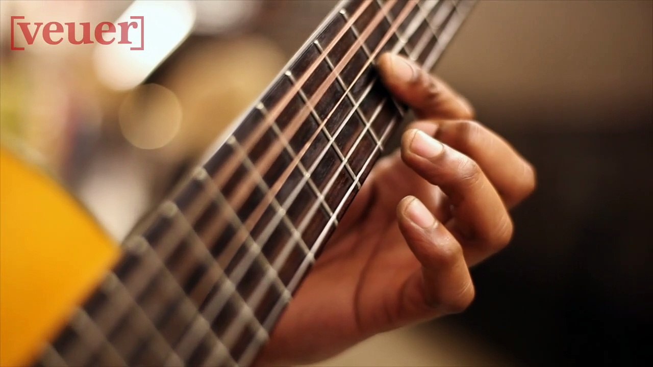 Bionic Gloves Help 80YearOld Pianist Play Again video Dailymotion