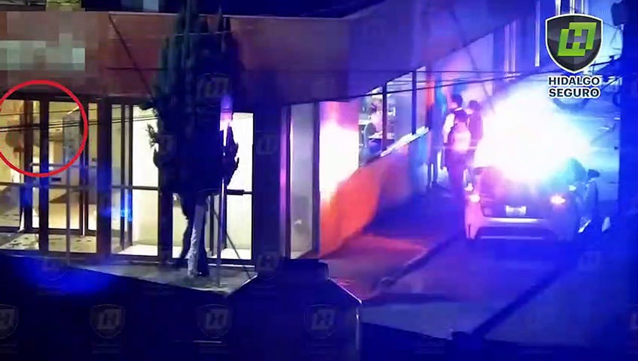 Aseguran a individuo que se introdujo en Scotiabank de la avenida