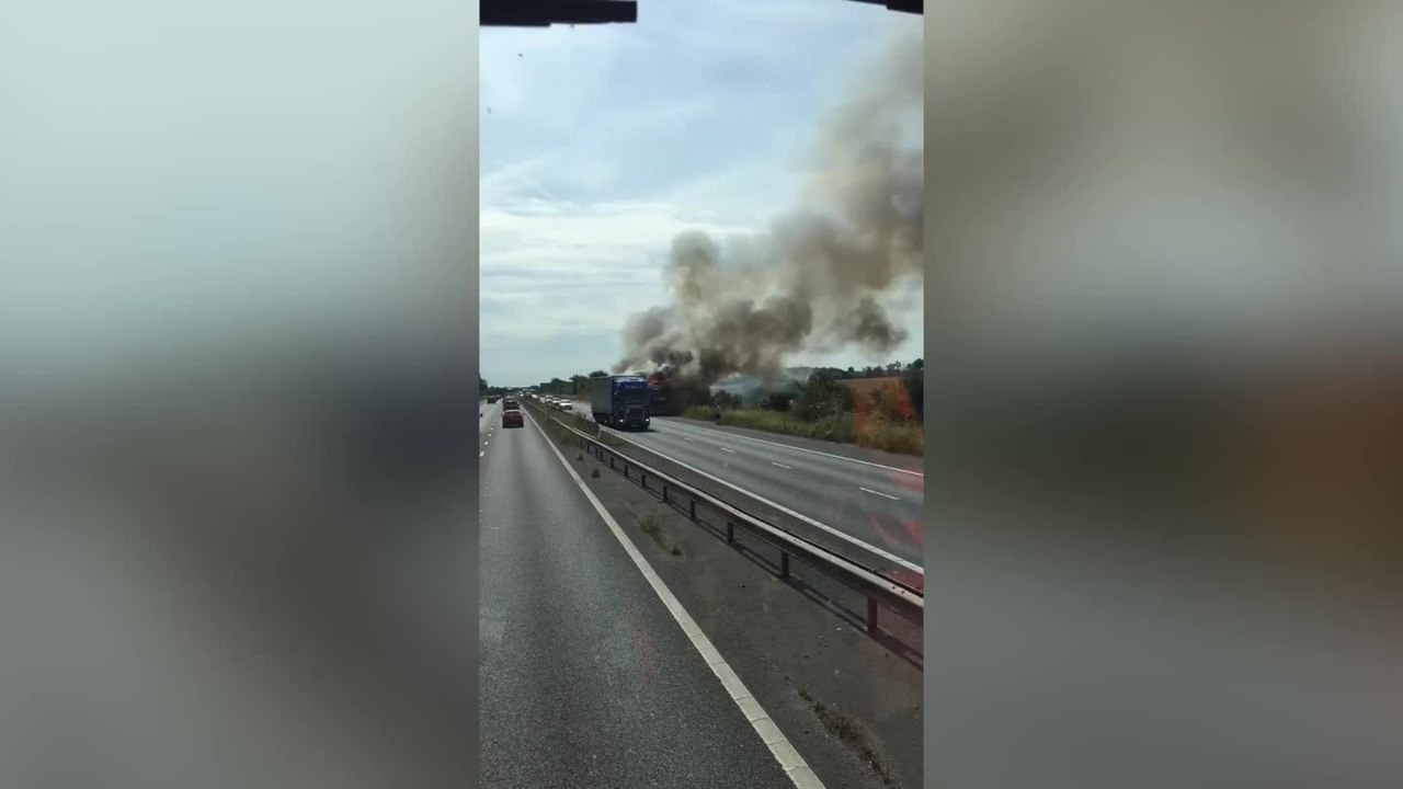 Lorry fire M2 video Dailymotion