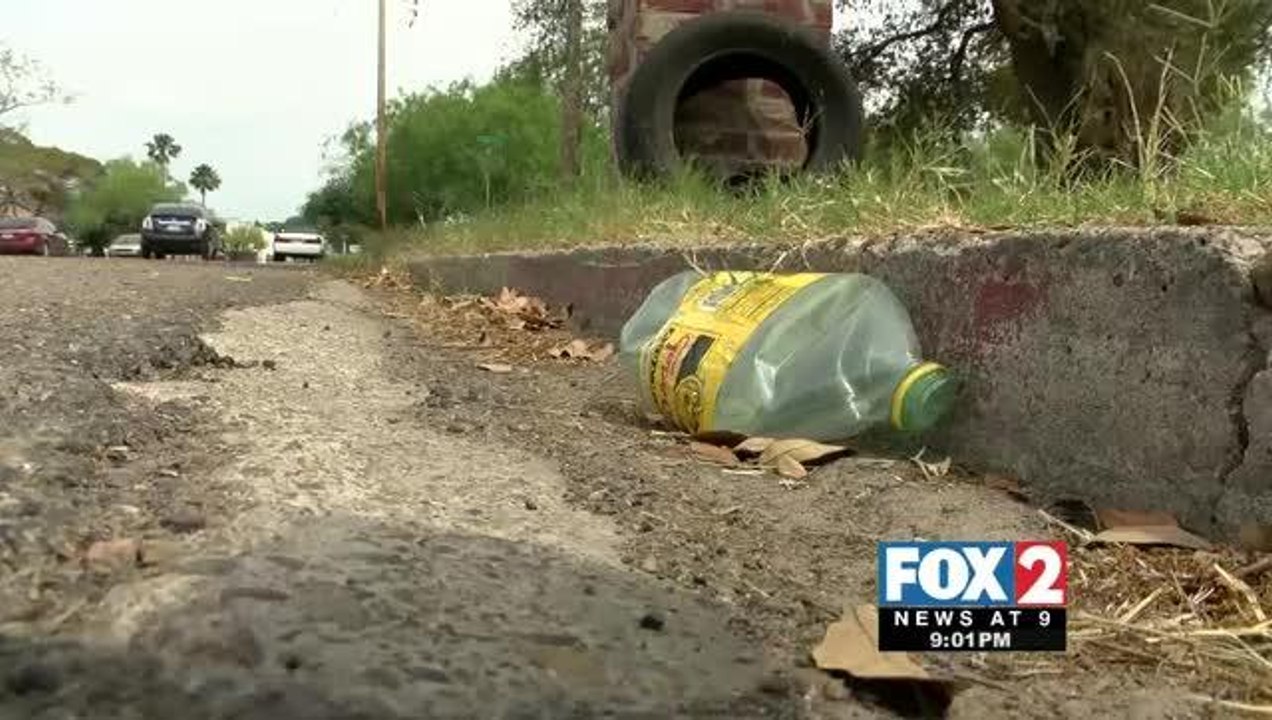 Trash and Debris Causing Major Problems for Edinburg Residents Vídeo