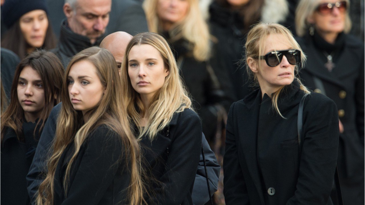 VOICI Estelle Lefébure ses filles loin d'être dupes face à la