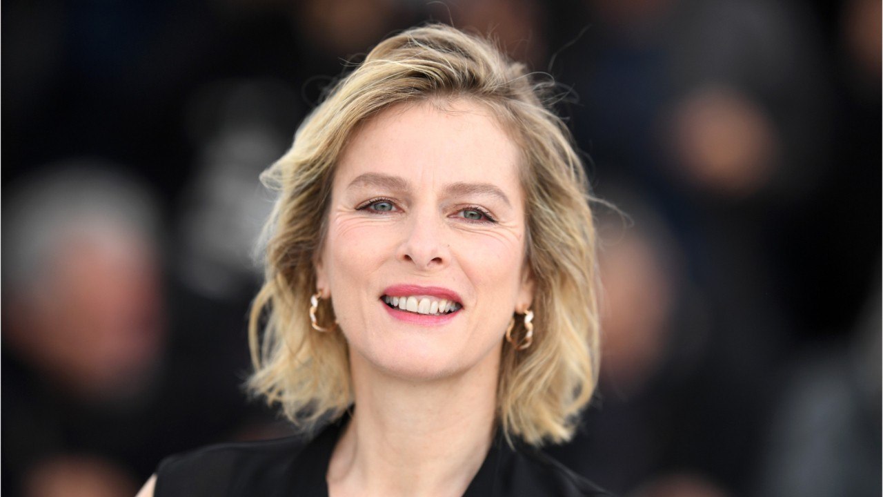 GALA VIDEO Karin Viard (Le code a changé) qui est son compagnon Manuel Herrero ? Vidéo