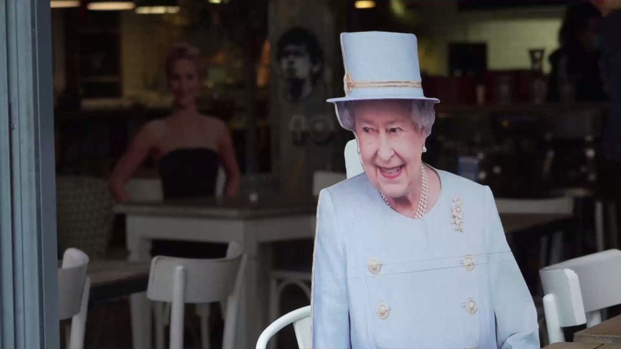 The Queen's former chef reveals the one common meal the Queen has never